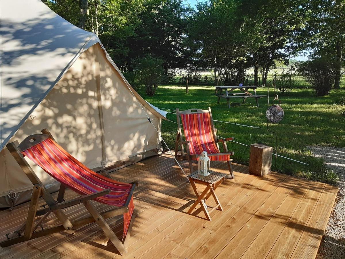 Camping Etang Du Camp Senergues Exterior foto